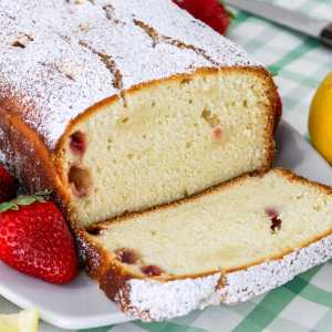 Strawberry Lemonade Pound Cake